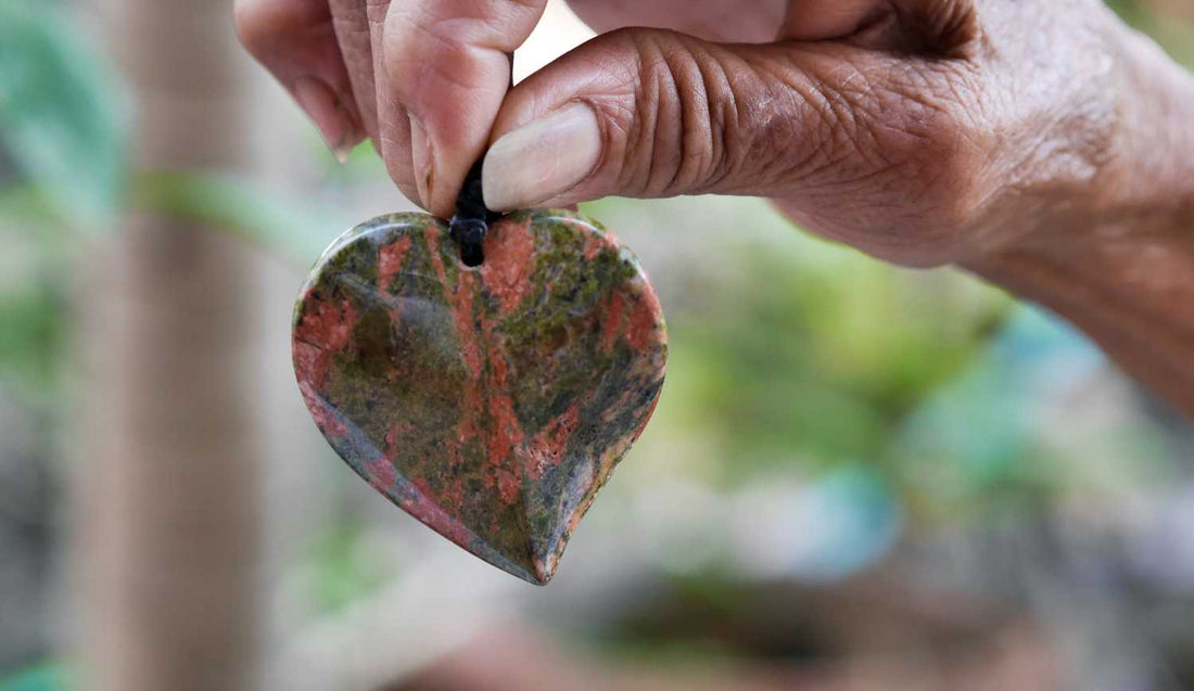 Bracelet unakite cassé : décodage spirituel et évolution personnelle