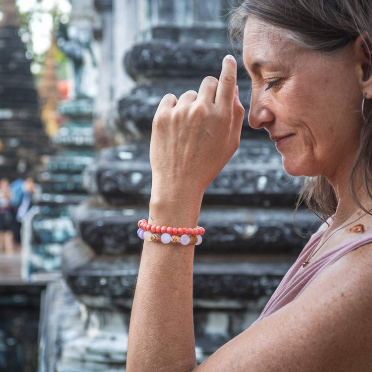 Pierres pour la sensibilité : Cultivez votre intuition avec la pierre de lune et le corail