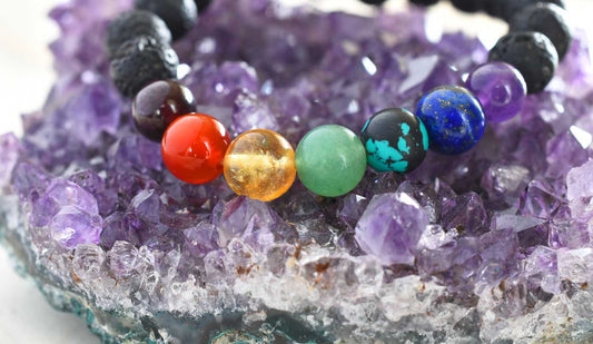 Bracelet 7 Chakras cassé : Déchiffrer les signes karmiques