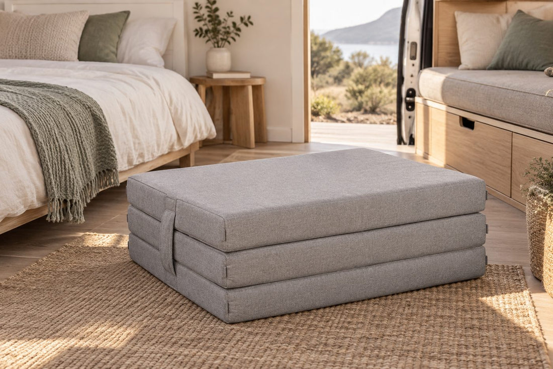 Matelas pliable générique prêt pour un couchage d’appoint