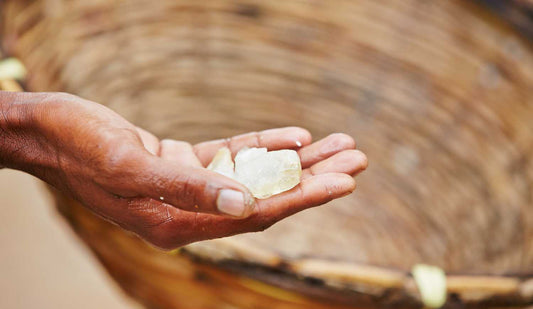 Bracelet pierre de lune cassé : messages mystiques et solutions