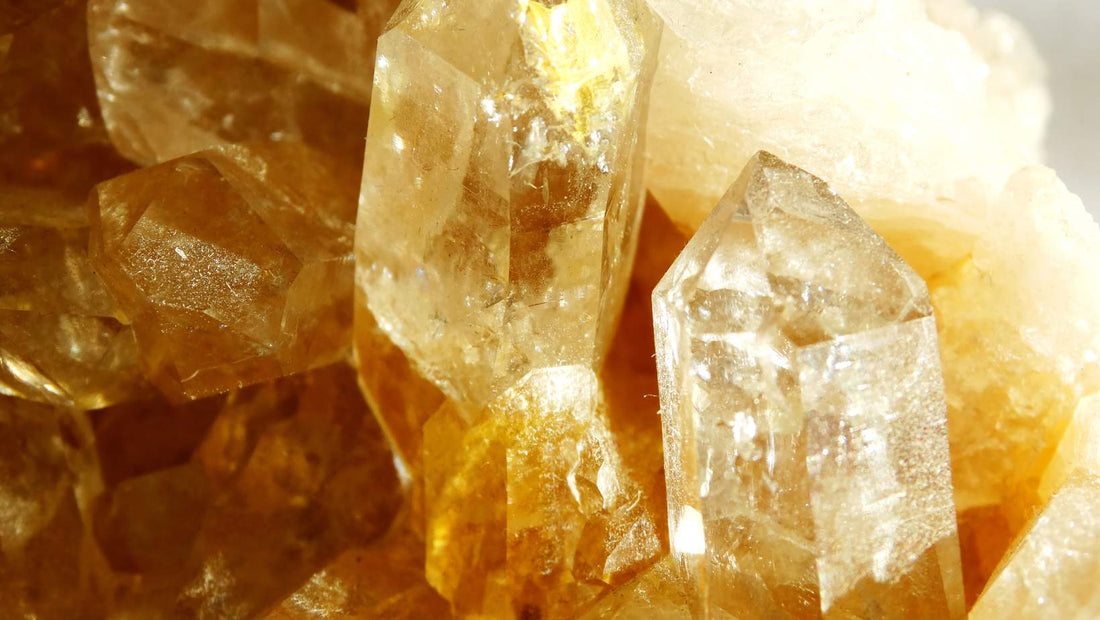 Citrine et signes astrologiques : le guide ultime pour rayonner d'énergie positive