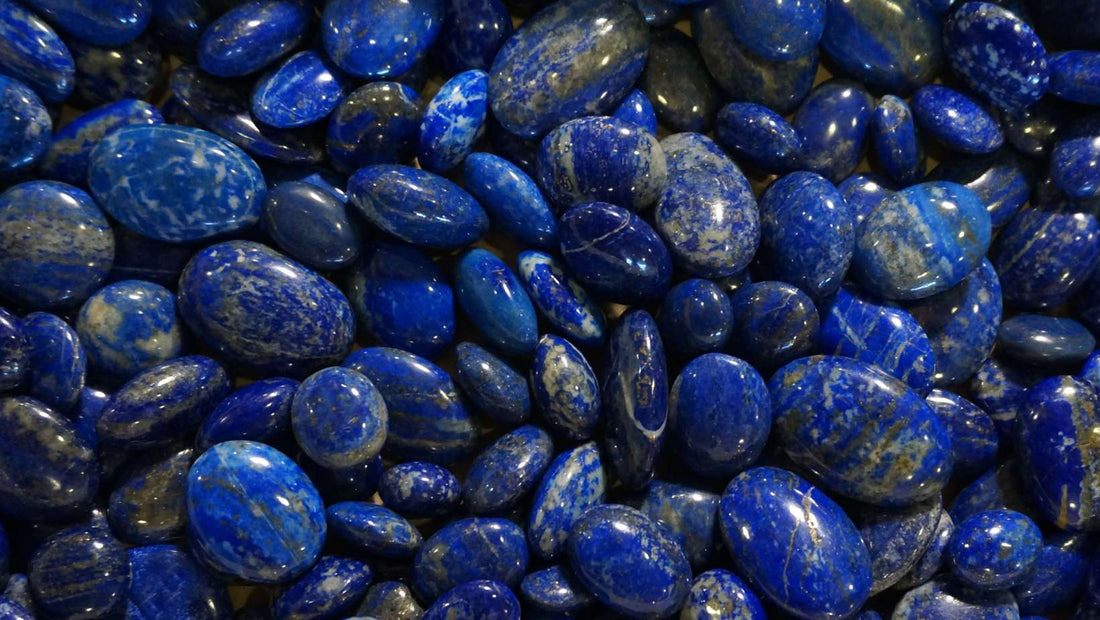 Le lapis lazuli et les signes astrologiques : une odyssée céleste