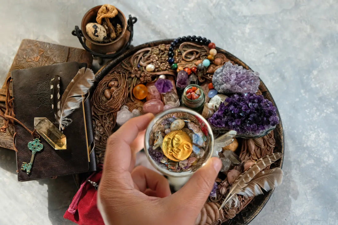 La cristallomancie et les pierres de divination : histoire, pratiques et science