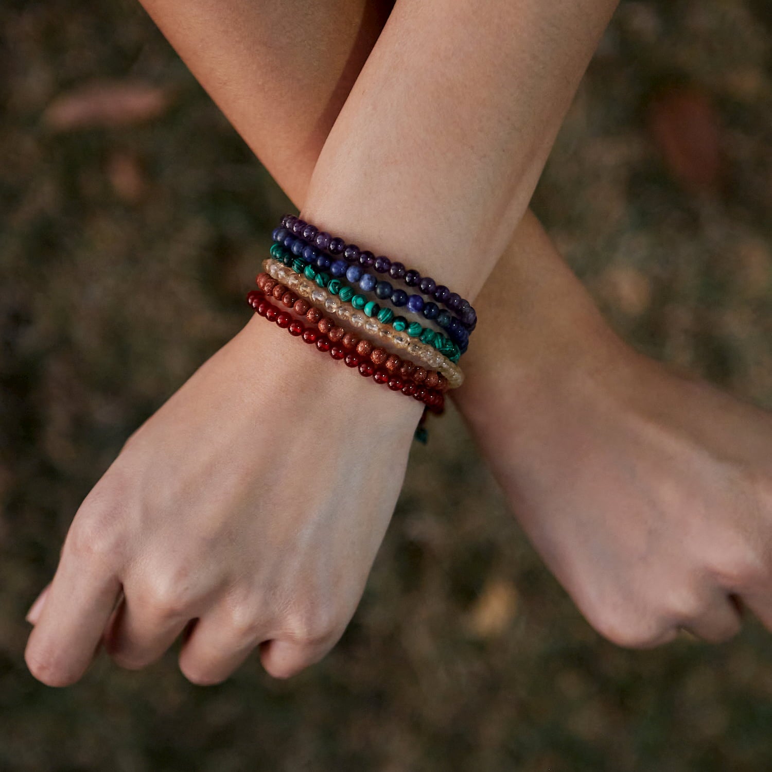 bracelets pierres couleurs arc en ciel