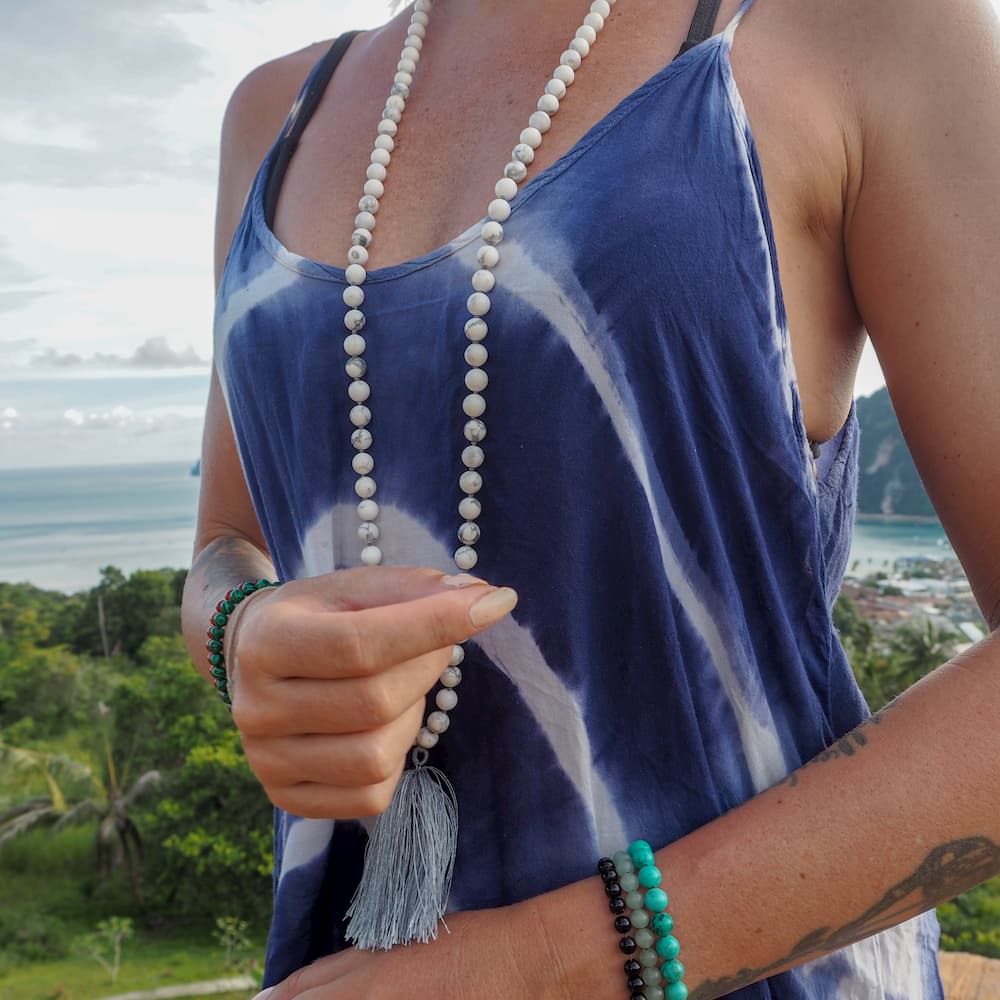 mala howlite